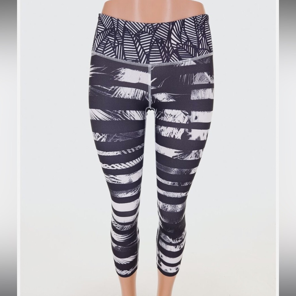 LULULEMON Athletica Wunder Under Crop II *Full-On Luon size 8
